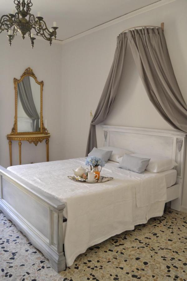 Le Reve Apartment Кастелламмаре-ди-Стабия Экстерьер фото